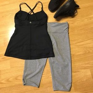 Lululemon black tank size 4